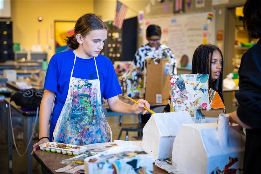 Art class at Spring Station Middle